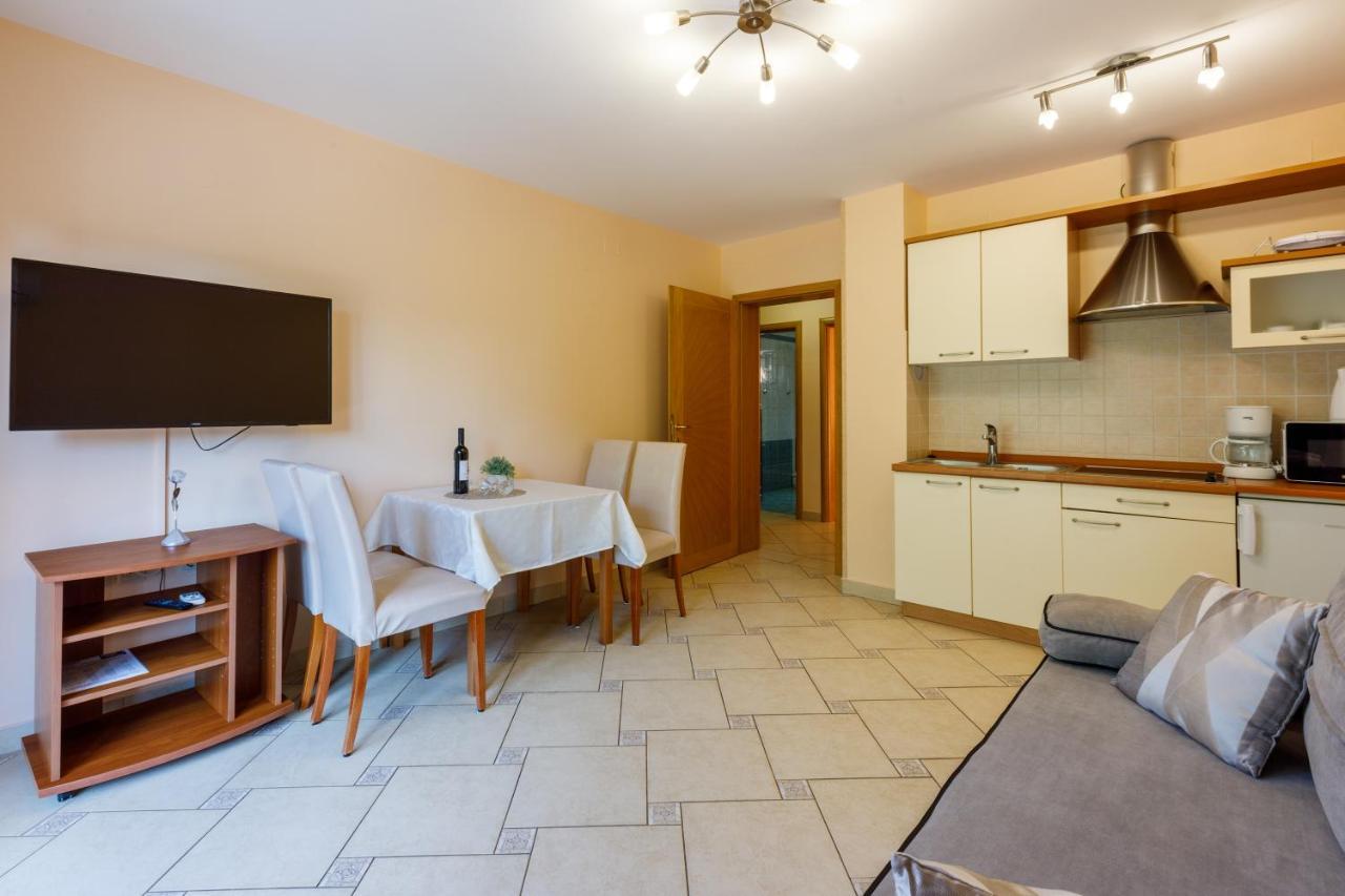 Amfora Apartments Crikvenica Bagian luar foto